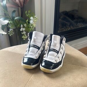 Jordan White and Black Sneakers Sleek Design